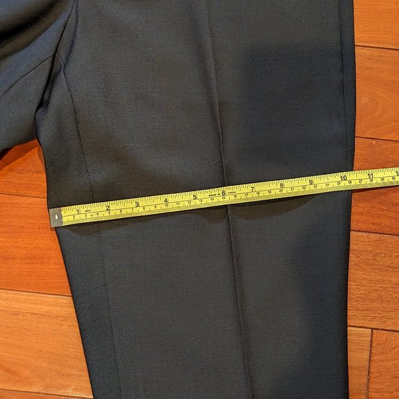 J. Lindeberg Swedish Suit, 38R Charcoal - Picture 5 of 6